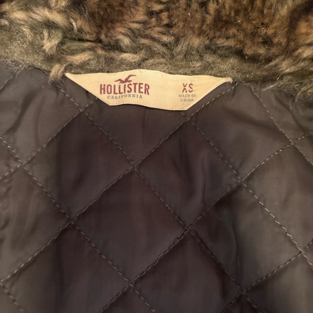 Hollister Women’s XS Faux Fur Lined Parka Coat – Olive Green Winter Jacket - Picture 10 of 10